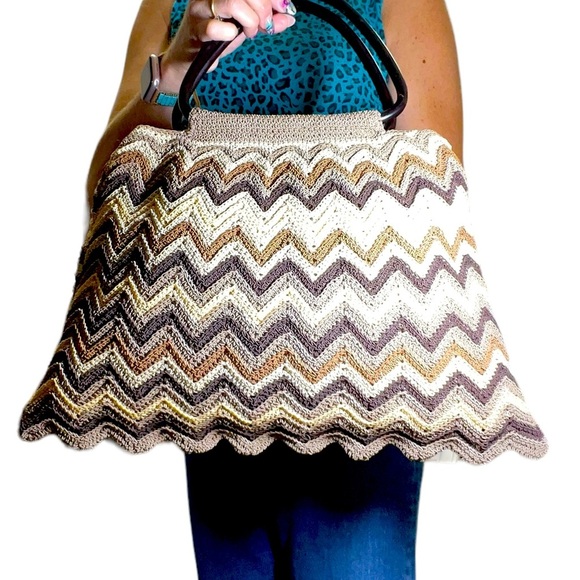 Nine West Vintage Crochet Knit Beach Chevron Wooden Top Handle Hobo Bag - Picture 14 of 14